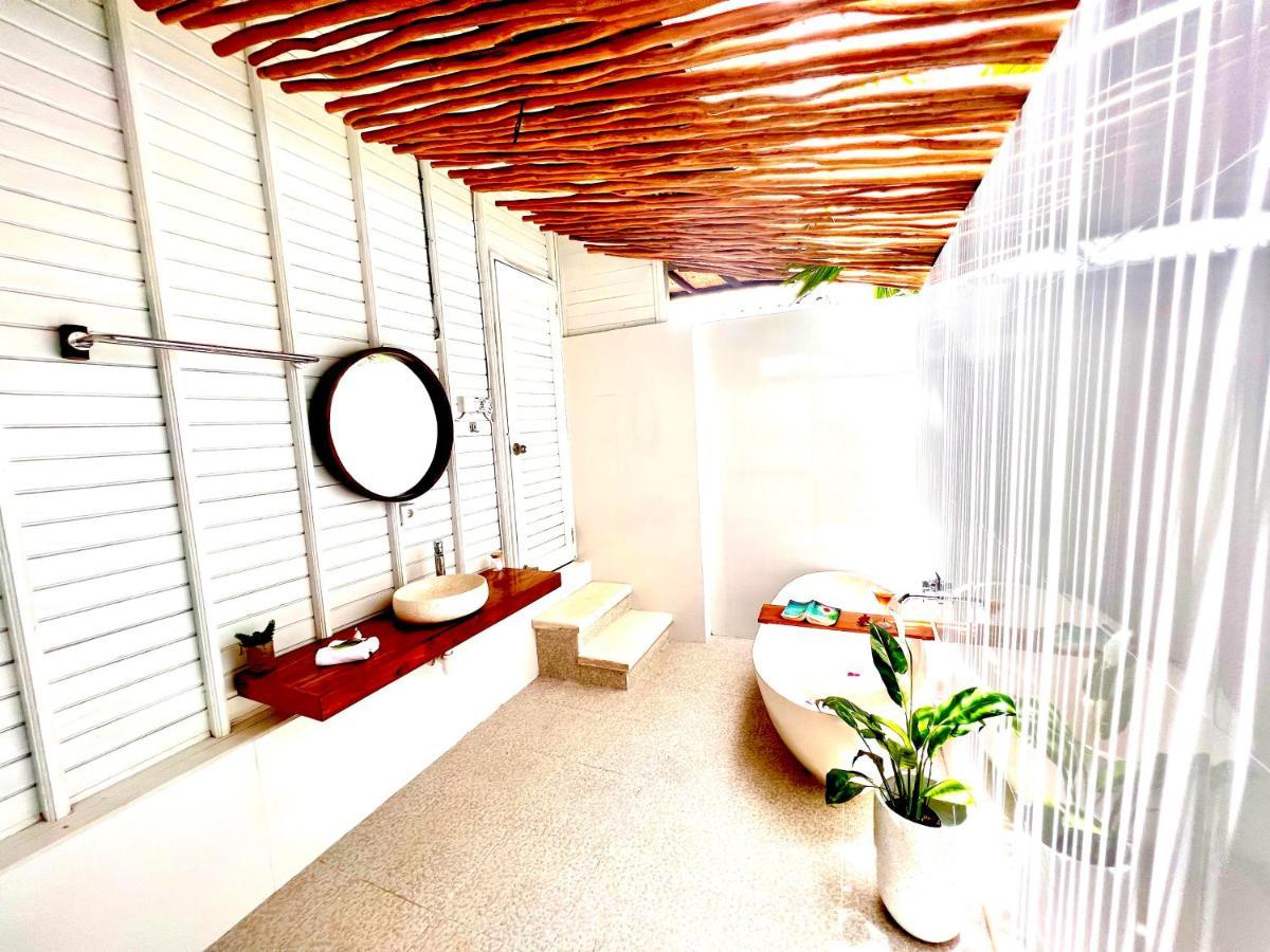 Mista Ceningan'S Beach Bungalows Previously The Kubu 221 Lembongan Exterior foto