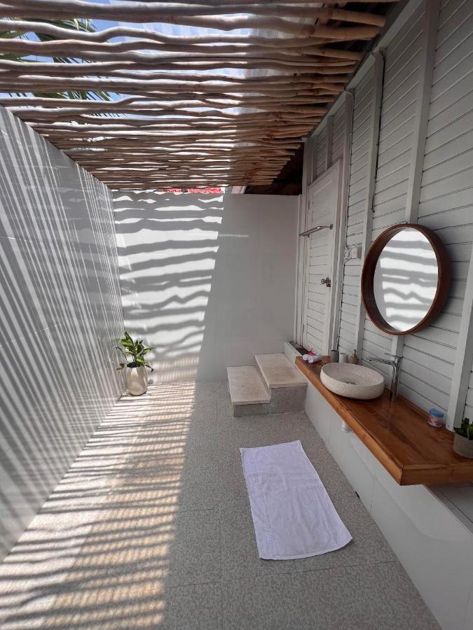 Mista Ceningan'S Beach Bungalows Previously The Kubu 221 Lembongan Exterior foto