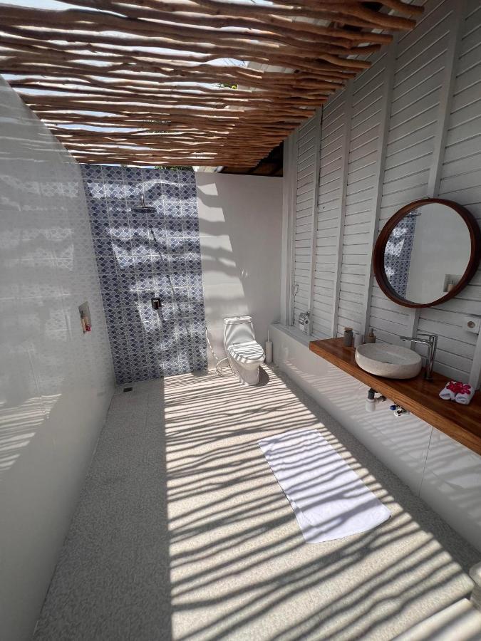Mista Ceningan'S Beach Bungalows Previously The Kubu 221 Lembongan Exterior foto